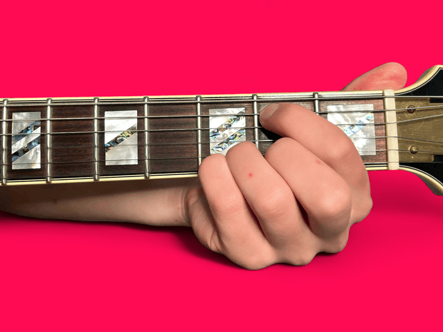 G major over E guitar chord with finger positions